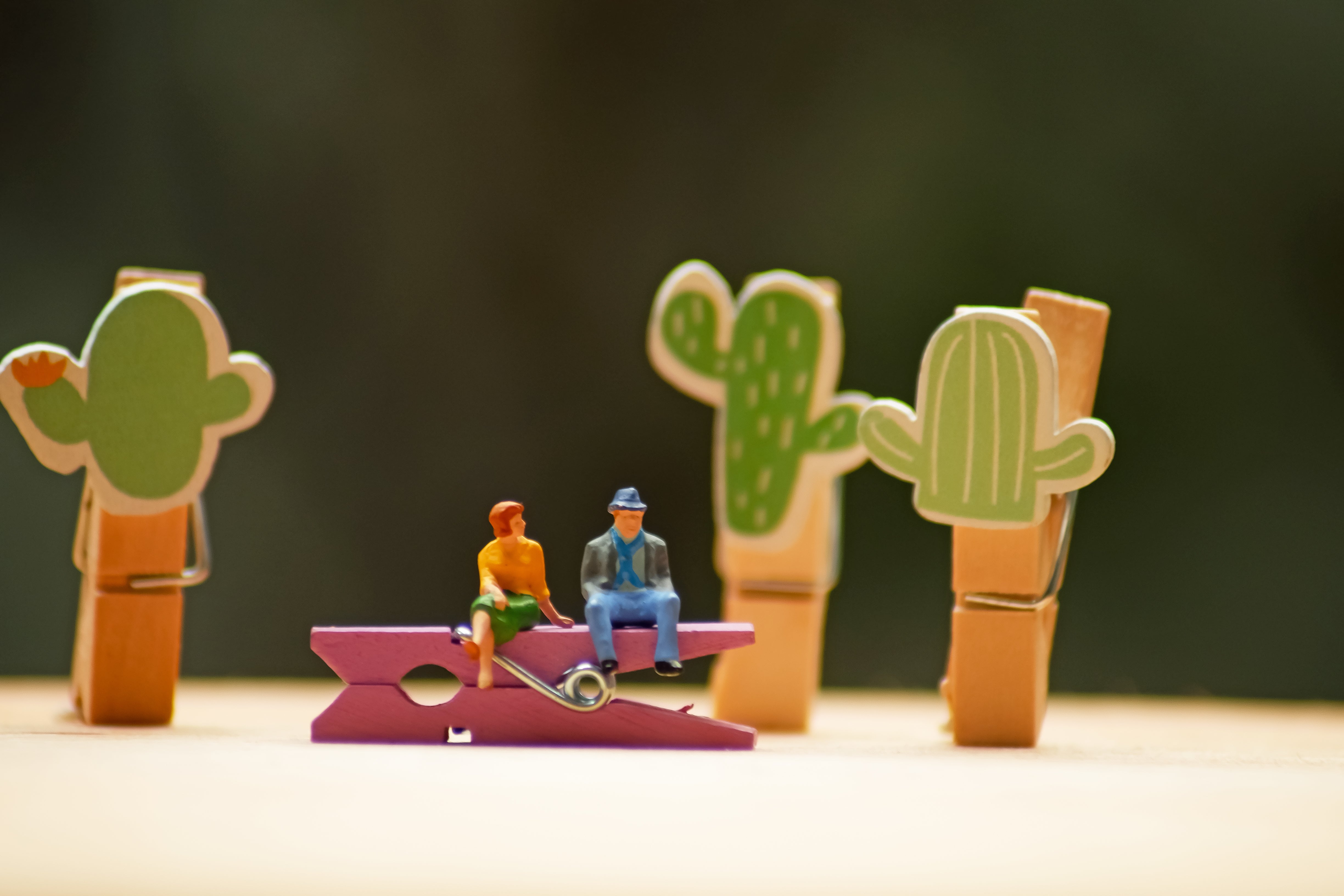 A Valentine’s Gift That Actually Grows: Introducing the “Grow-Gether” Light for Couples Who Love Plants